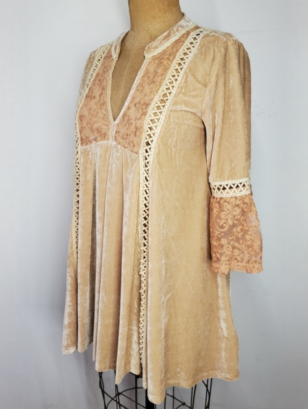POL S Tunic Top Velvet Lace V-Neck 3/4 Bell Sleeve Beige Tan Mini Swing Dress - Picture 3 of 9